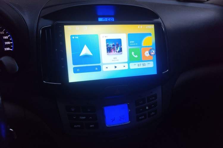 Used Hyundai Celesta 2011 1.6L Automatic Comfort Edition Audio And AC Panel