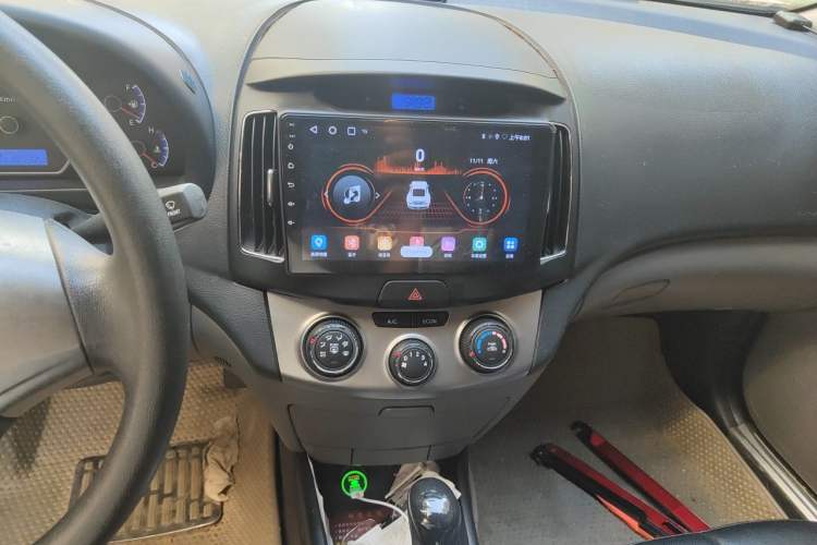 Used Hyundai Celesta 2011 1.6L Automatic Comfort Edition Audio And AC Panel