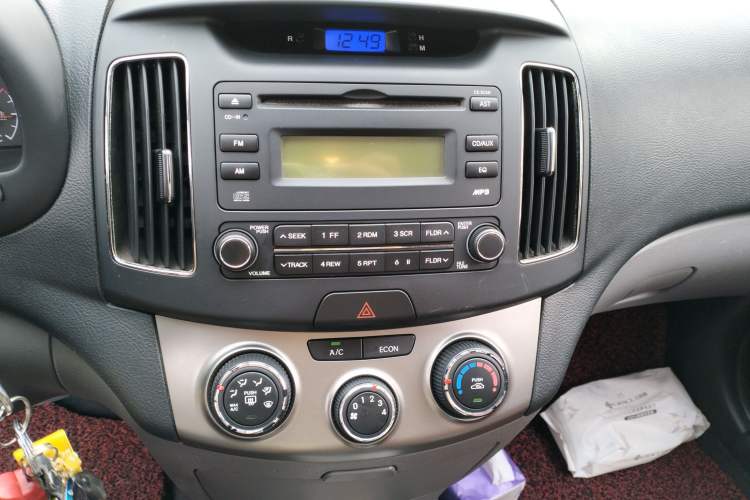 Used Hyundai Celesta 2011 1.6L Automatic Comfort Edition Audio And AC Panel