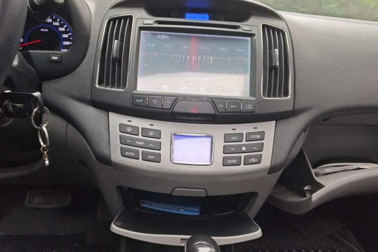 Used Hyundai Celesta 2011 1.6L Automatic Luxury Version Audio And AC Panel