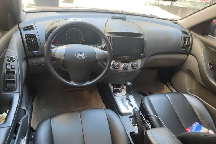 Used Hyundai Celesta 2011 1.6L Automatic Comfort Edition Center Console