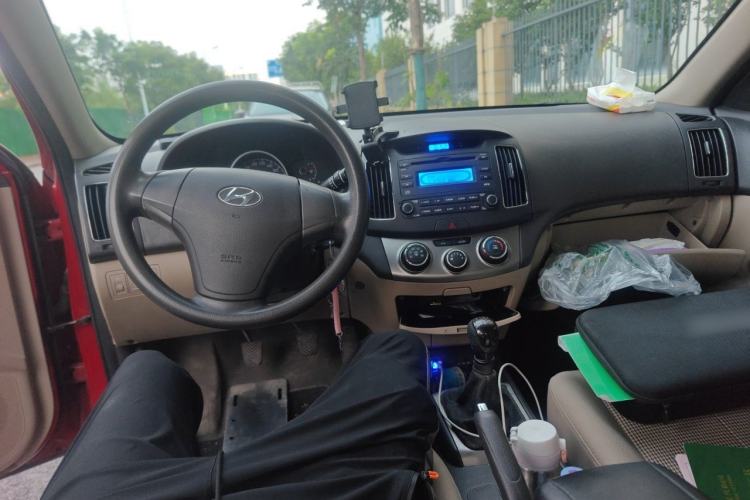 Used Hyundai Celesta 2011 1.6L Manual Comfort Edition Center Console