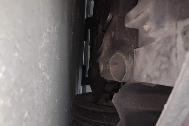 Used Hyundai Celesta 2011 1.6L Automatic Comfort Edition Chassis Front Left