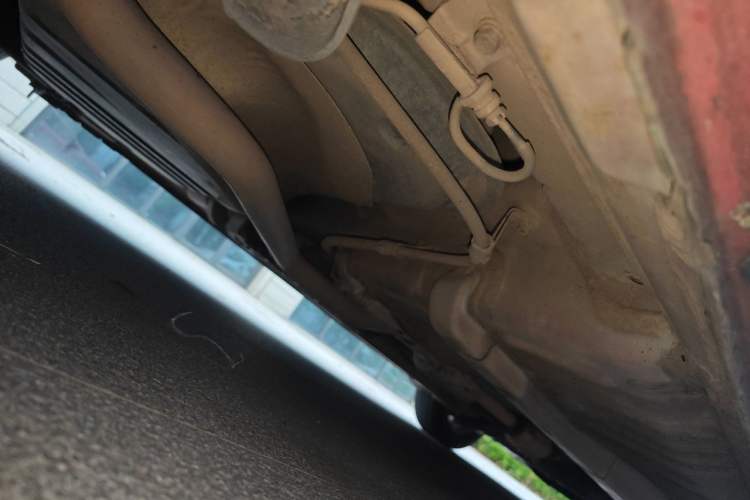 Used Hyundai Celesta 2011 1.6L Manual Comfort Edition Chassis Rear Right