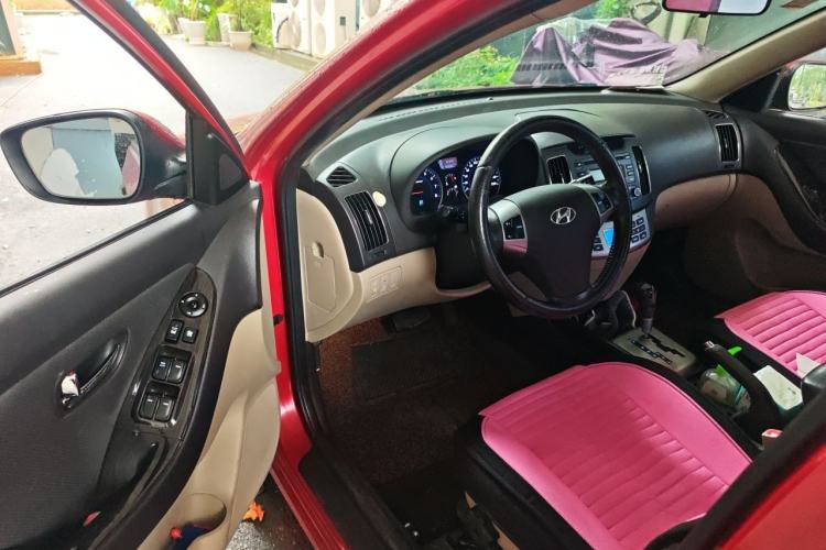 Used Hyundai Celesta 2011 1.6L Automatic Luxury Version Driver Seat
