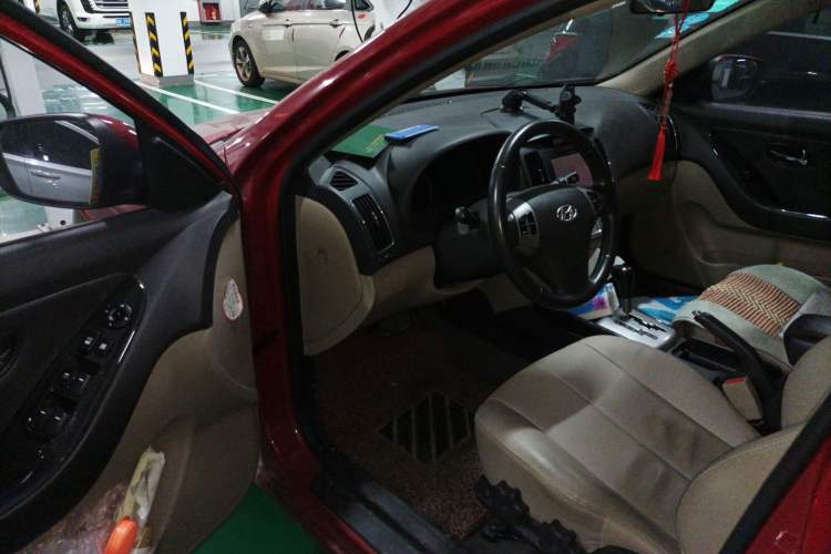 Used Hyundai Celesta 2011 1.6L Automatic Luxury Version Driver Seat