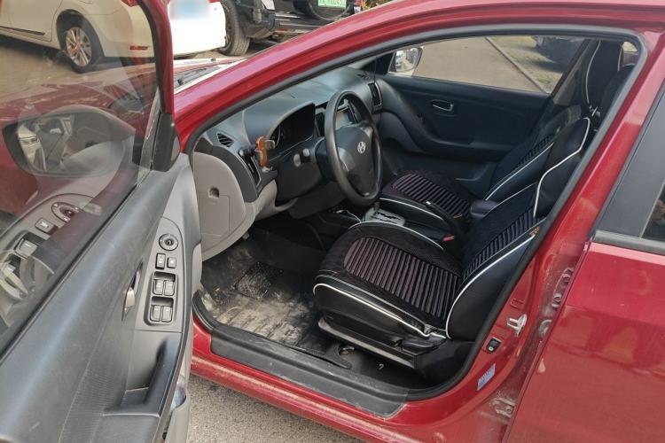 Used Hyundai Celesta 2011 1.6L Automatic Comfort Edition Driver Seat