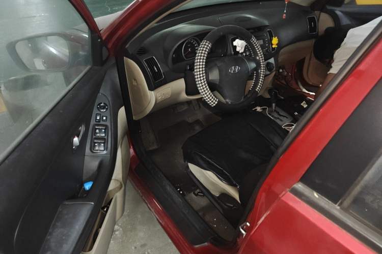 Used Hyundai Celesta 2011 1.6L Automatic Comfort Edition Driver Seat