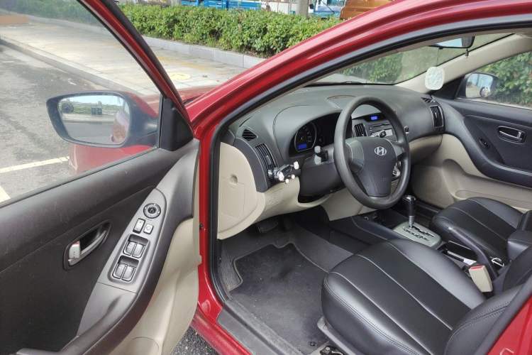 Used Hyundai Celesta 2011 1.6L Automatic Comfort Edition Driver Seat