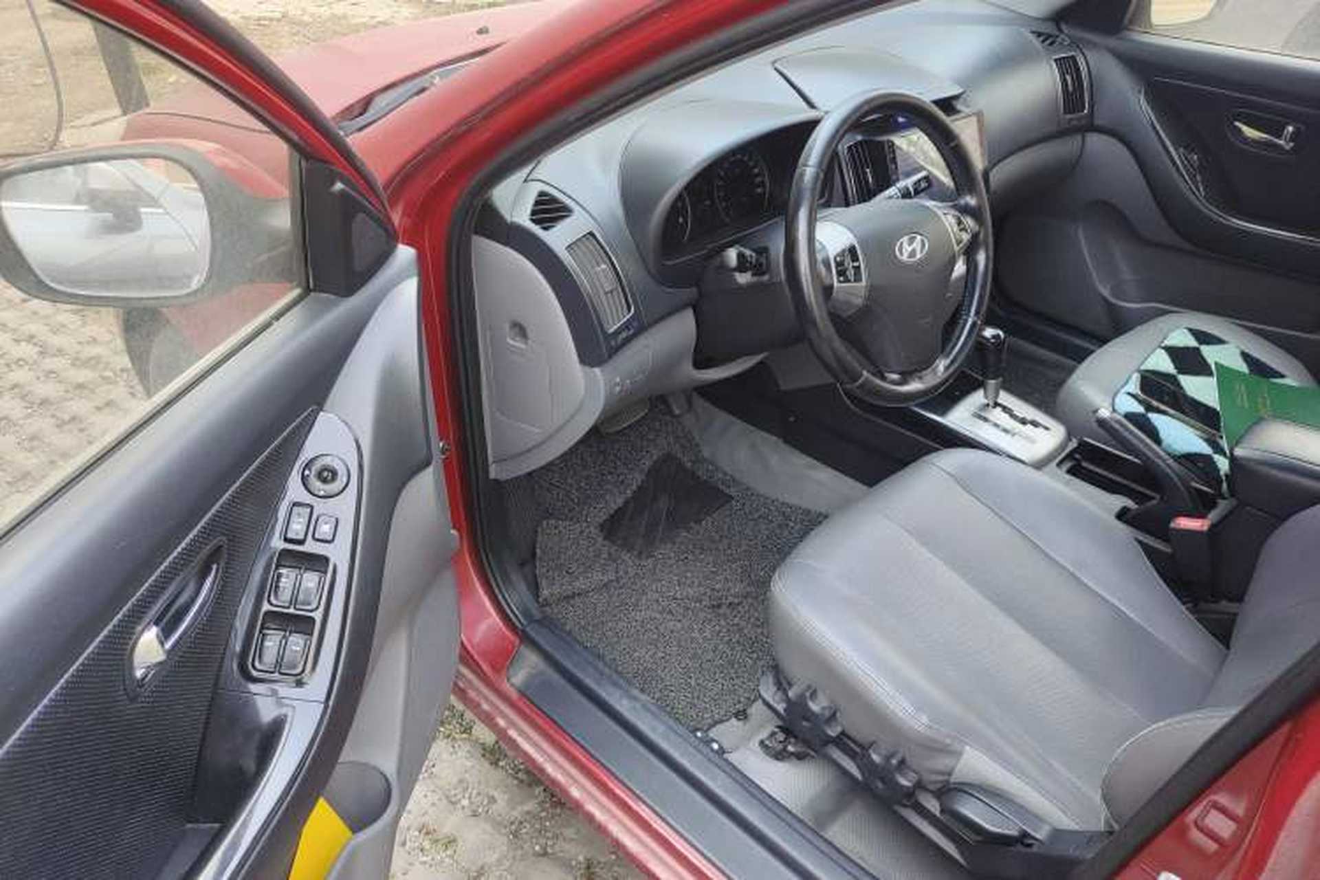 Used Hyundai Celesta 2011 1.6L Automatic Luxury Version Driver Seat