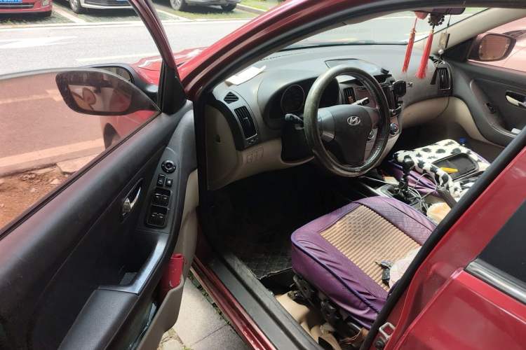 Used Hyundai Celesta 2011 1.6L Manual Luxury Model Driver Seat