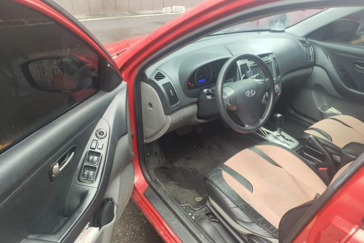 Used Hyundai Celesta 2011 1.6L Automatic Comfort Edition Driver Seat