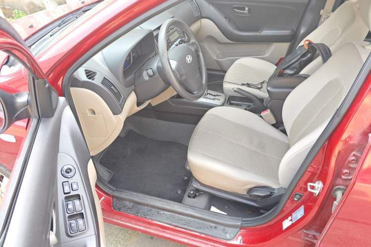 Used Hyundai Celesta 2011 1.6L Automatic Comfort Edition Driver Seat