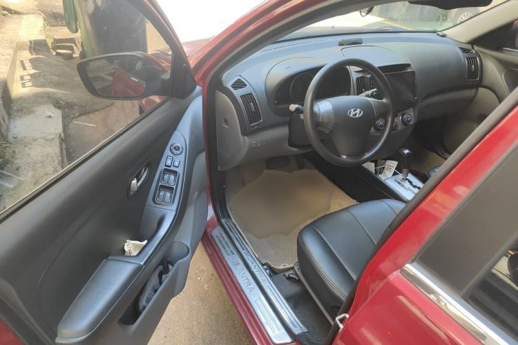 Used Hyundai Celesta 2011 1.6L Automatic Comfort Edition Driver Seat