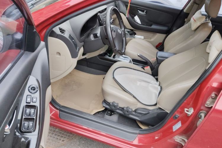Used Hyundai Celesta 2011 1.6L Automatic Luxury Version Driver Seat
