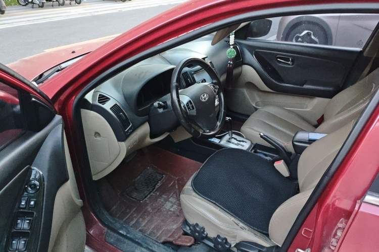 Used Hyundai Celesta 2011 1.6L Automatic Luxury Version Driver Seat