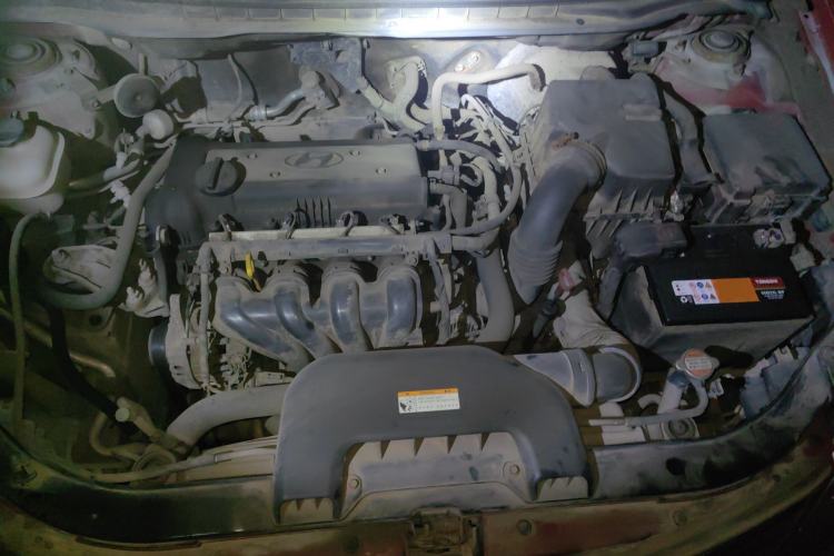 Used Hyundai Celesta 2011 1.6L Automatic Luxury Version Engine Bay