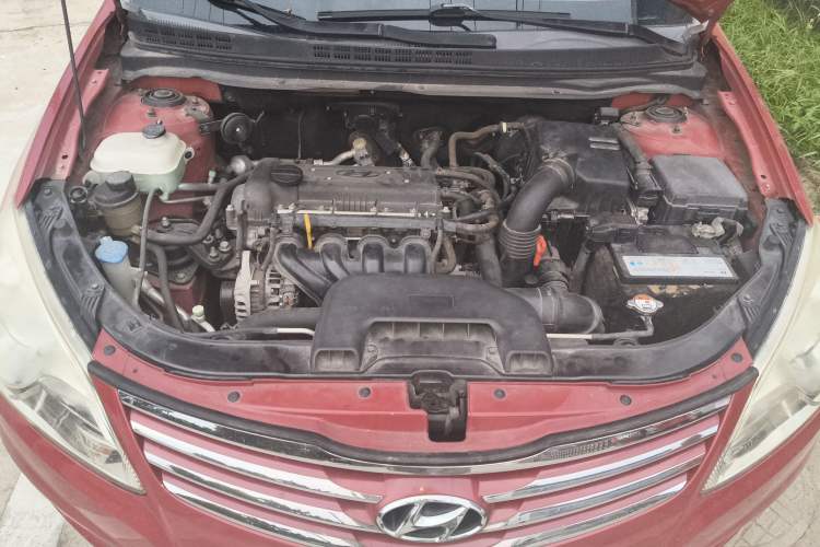 Used Hyundai Celesta 2011 1.6L Automatic Comfort Edition Engine Bay