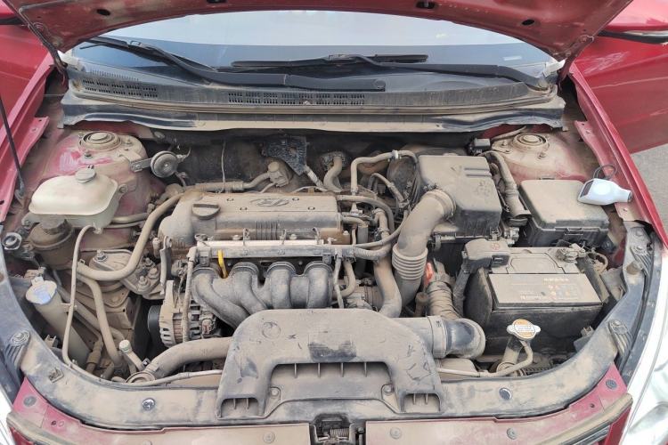 Used Hyundai Celesta 2011 1.6L Automatic Top-Tier Version Engine Bay