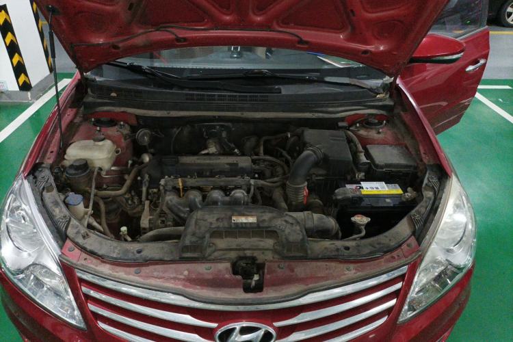 Used Hyundai Celesta 2011 1.6L Automatic Luxury Version Engine Bay
