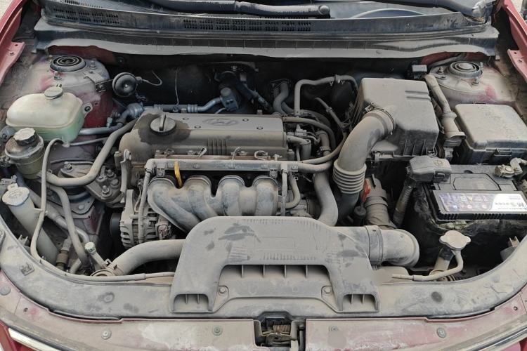 Used Hyundai Celesta 2011 1.6L Automatic Comfort Edition Engine Bay