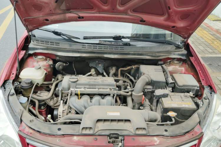 Used Hyundai Celesta 2011 1.6L Automatic Comfort Edition Engine Bay