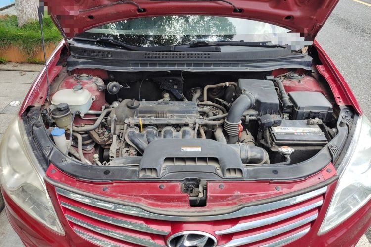 Used Hyundai Celesta 2011 1.6L Automatic Comfort Edition Engine Bay