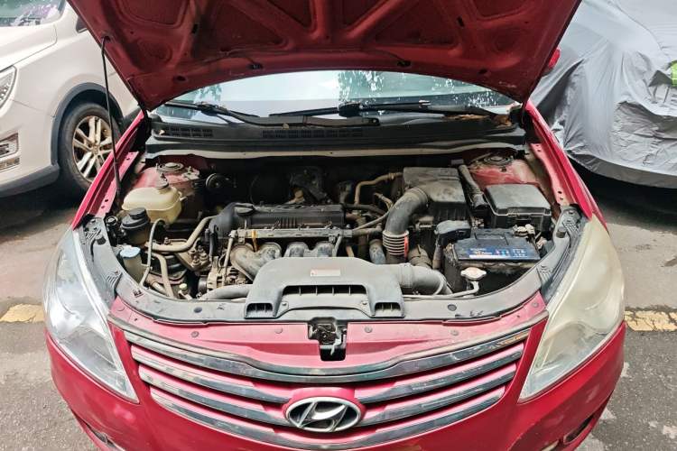 Used Hyundai Celesta 2011 1.6L Automatic Comfort Edition Engine Bay