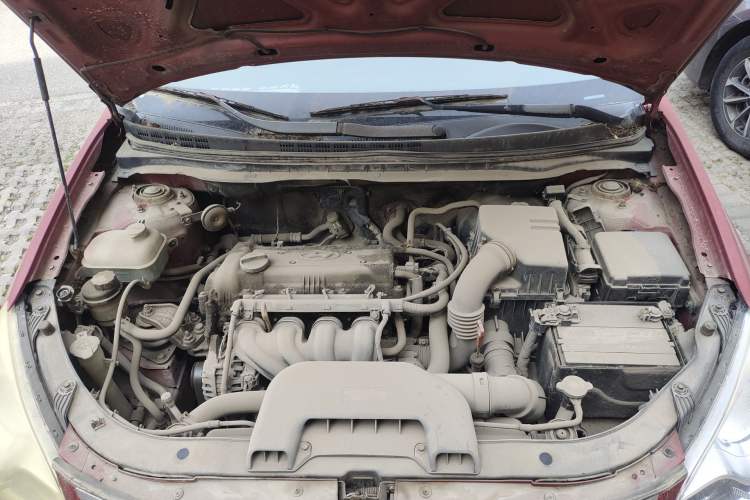Used Hyundai Celesta 2011 1.6L Automatic Luxury Version Engine Bay