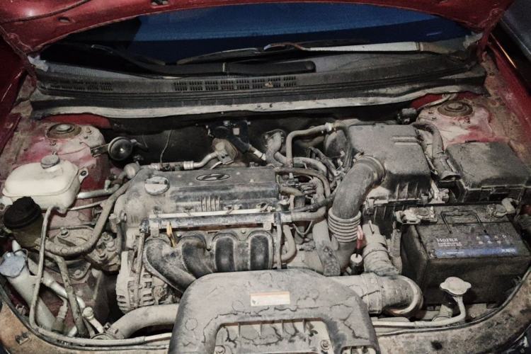 Used Hyundai Celesta 2011 1.6L Automatic Luxury Version Engine Bay