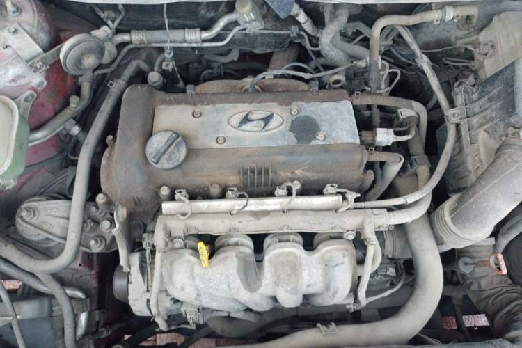 Used Hyundai Celesta 2011 1.6L Automatic Comfort Edition Engine Bay