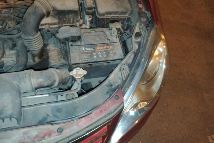 Used Hyundai Celesta 2011 1.6L Manual Luxury Model Engine Bay Left