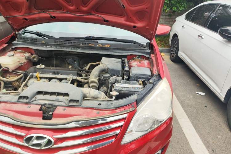 Used Hyundai Celesta 2011 1.6L Manual Comfort Edition Engine Bay Left