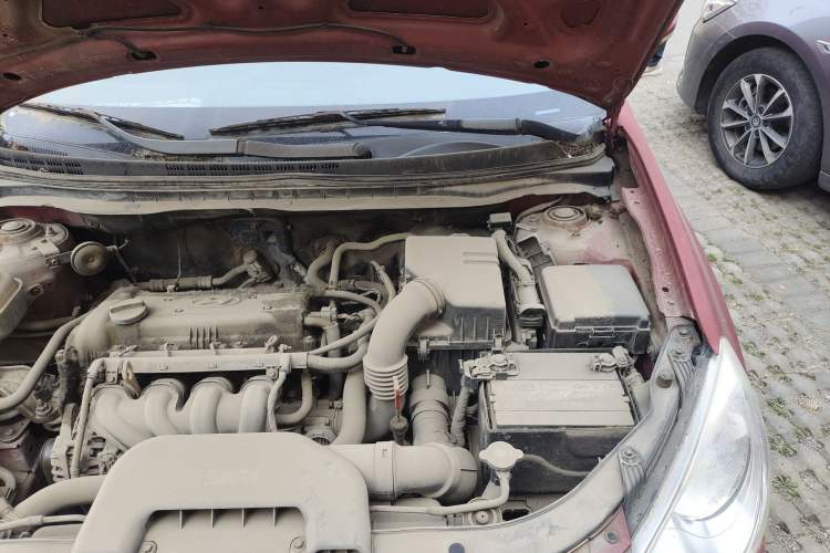 Used Hyundai Celesta 2011 1.6L Automatic Luxury Version Engine Bay Left