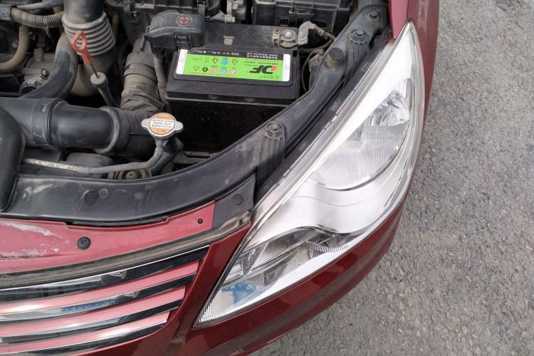 Used Hyundai Celesta 2011 1.6L Automatic Comfort Edition Engine Bay Left