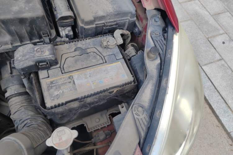 Used Hyundai Celesta 2011 1.6L Automatic Luxury Version Engine Bay Left