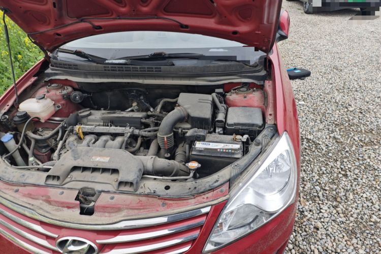 Used Hyundai Celesta 2011 1.6L Automatic Comfort Edition Engine Bay Left
