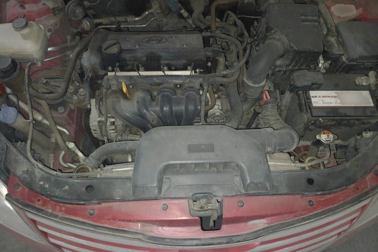 Used Hyundai Celesta 2011 1.6L Automatic Comfort Edition Engine Bay