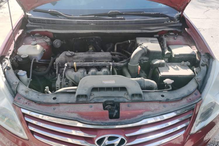 Used Hyundai Celesta 2011 1.6L Automatic Comfort Edition Engine Bay