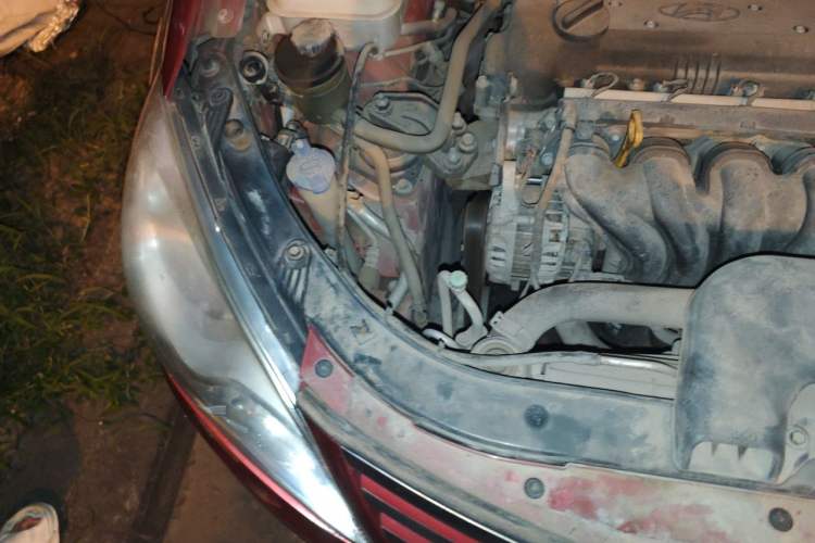 Used Hyundai Celesta 2011 1.6L Manual Luxury Model Engine Bay Right