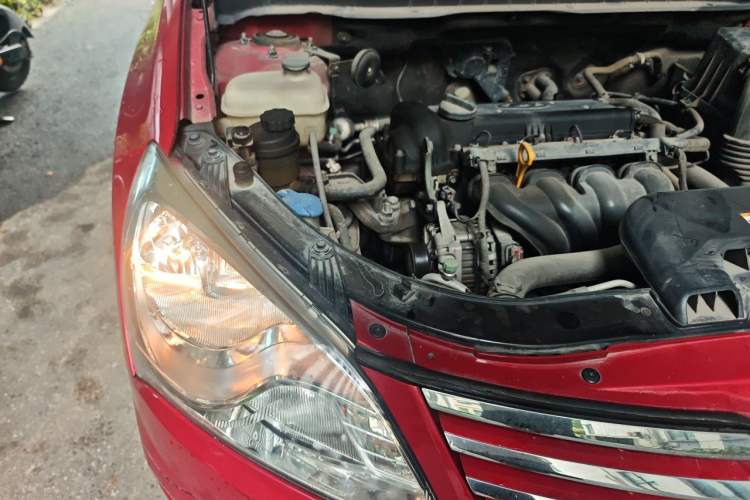 Used Hyundai Celesta 2011 1.6L Automatic Luxury Version Engine Bay Right