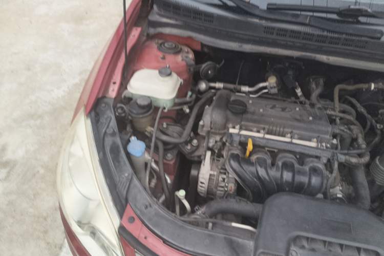 Used Hyundai Celesta 2011 1.6L Automatic Comfort Edition Engine Bay Right