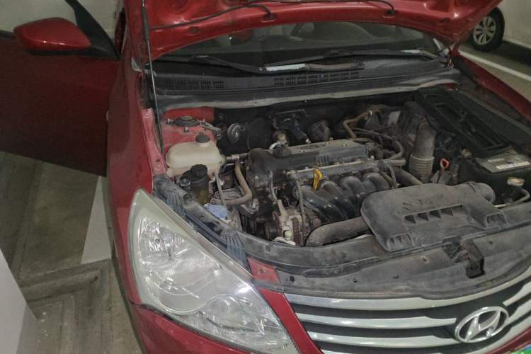Used Hyundai Celesta 2011 1.6L Automatic Comfort Edition Engine Bay Right