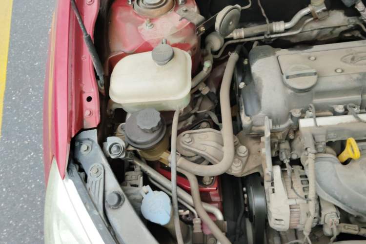 Used Hyundai Celesta 2011 1.6L Automatic Comfort Edition Engine Bay Right