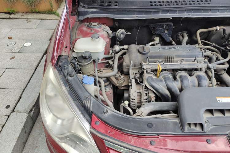 Used Hyundai Celesta 2011 1.6L Automatic Comfort Edition Engine Bay Right
