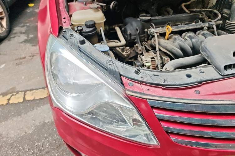Used Hyundai Celesta 2011 1.6L Automatic Comfort Edition Engine Bay Right