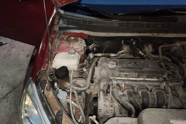 Used Hyundai Celesta 2011 1.6L Automatic Luxury Version Engine Bay Right