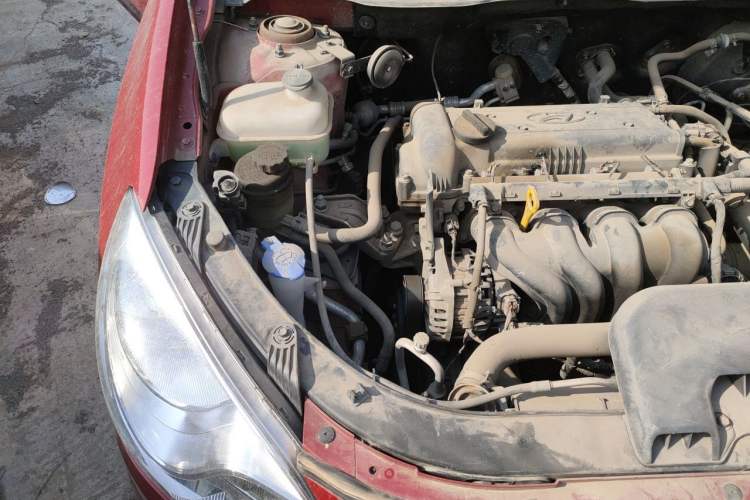 Used Hyundai Celesta 2011 1.6L Automatic Comfort Edition Engine Bay Right