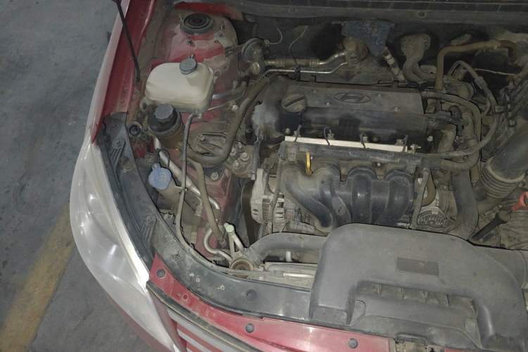 Used Hyundai Celesta 2011 1.6L Automatic Comfort Edition Engine Bay Right