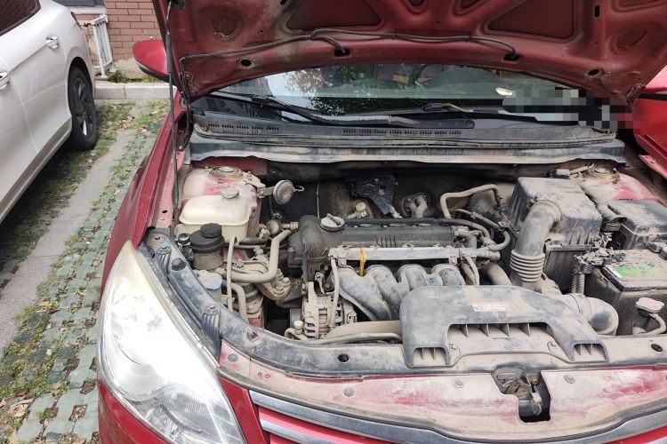Used Hyundai Celesta 2011 1.6L Manual Luxury Model Engine Bay Right